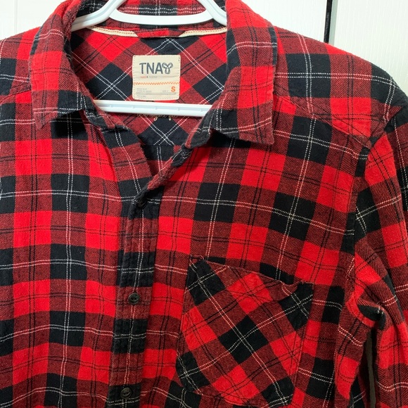 πAritzia TNA Oversized Red Flannel - Picture 5 of 5
